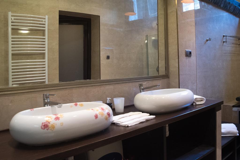 ブダペストInviting Flat In The Heart Of Townアパートメント エクステリア 写真