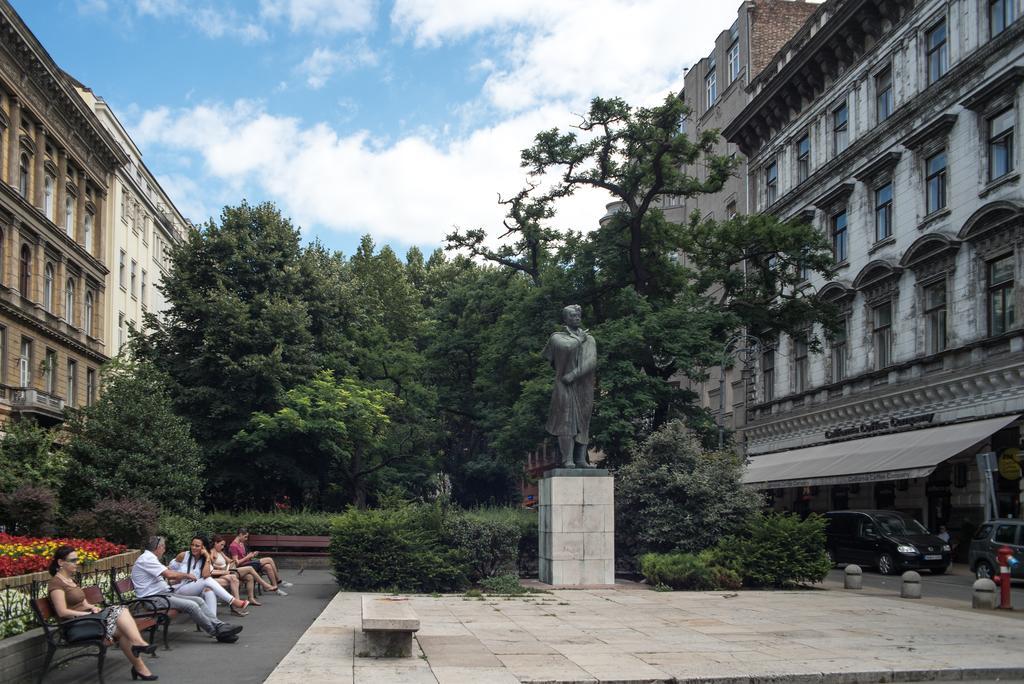 ブダペストInviting Flat In The Heart Of Townアパートメント エクステリア 写真