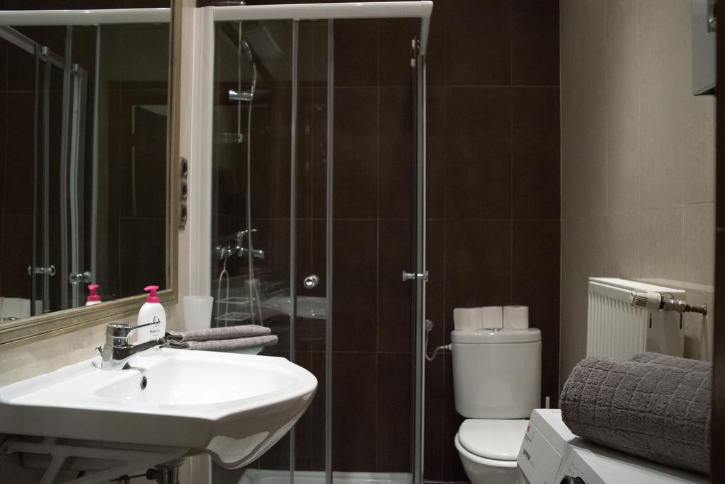 ブダペストInviting Flat In The Heart Of Townアパートメント エクステリア 写真