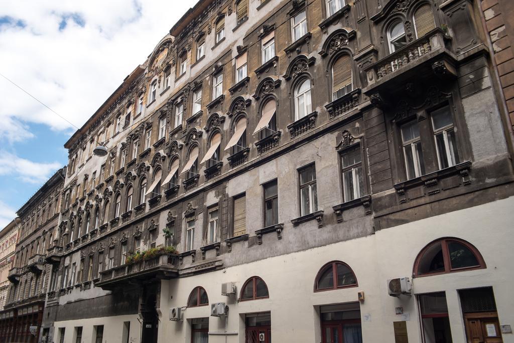 ブダペストInviting Flat In The Heart Of Townアパートメント エクステリア 写真