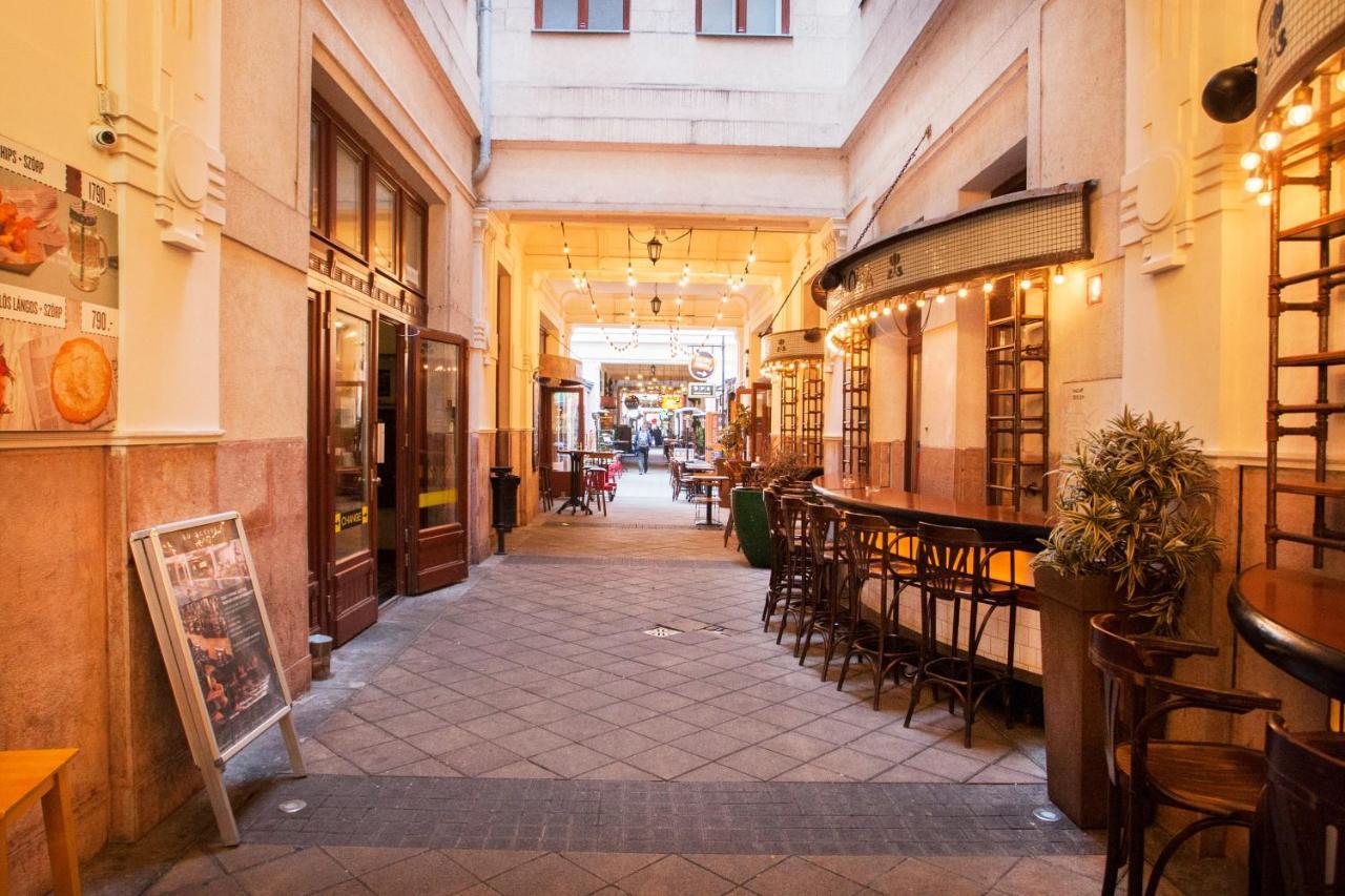 ブダペストInviting Flat In The Heart Of Townアパートメント エクステリア 写真